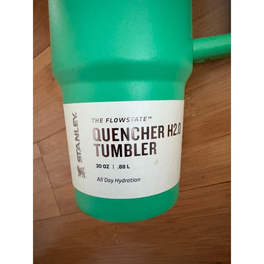 STANLEY Quencher H2.0 FlowState Tumbler 30oz Meadow Green Hinge Health Cup Mug